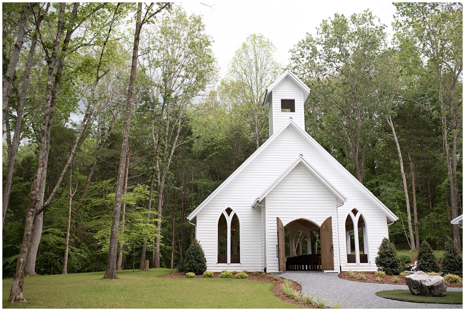 Chapel in the woods, firefly lane wedding, nashville wedding, open air chapel, rustic chapel, 