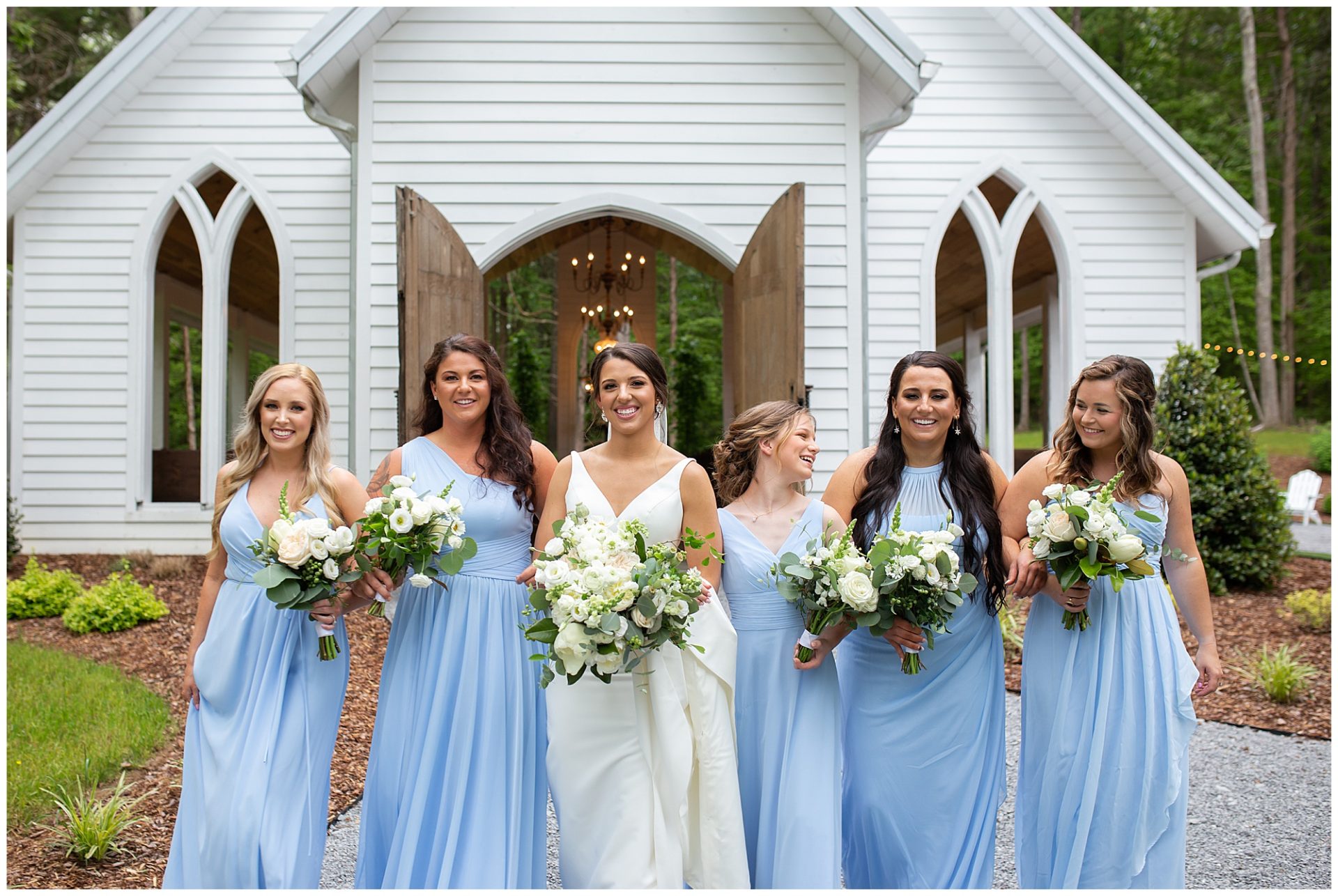 Chapel in the woods, firefly lane wedding, nashville wedding, open air chapel, bridesmaids in robins egg blue, sky blue bridesmaids