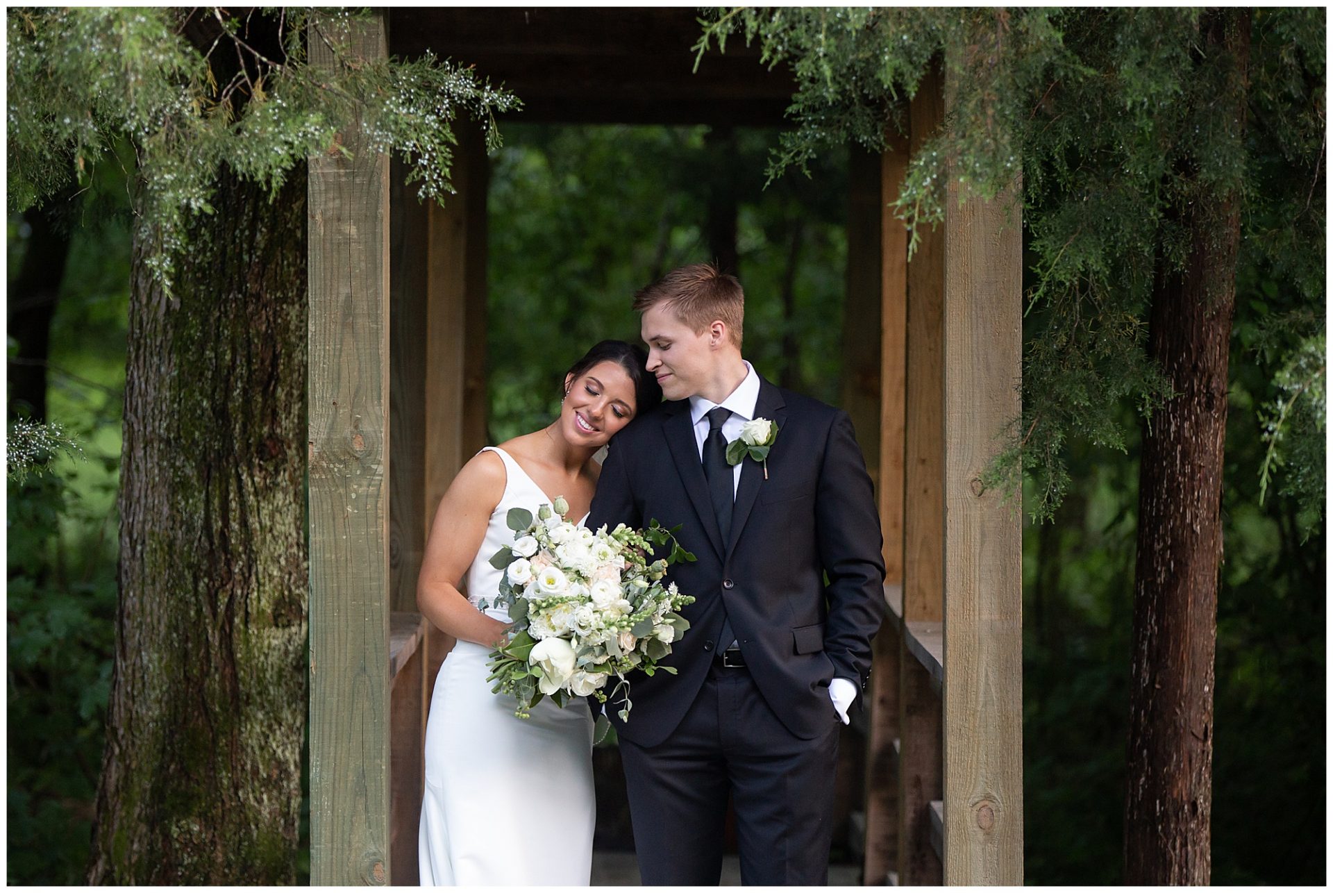 Chapel in the woods, firefly lane wedding, nashville wedding, open air chapel, bride and groom portraits